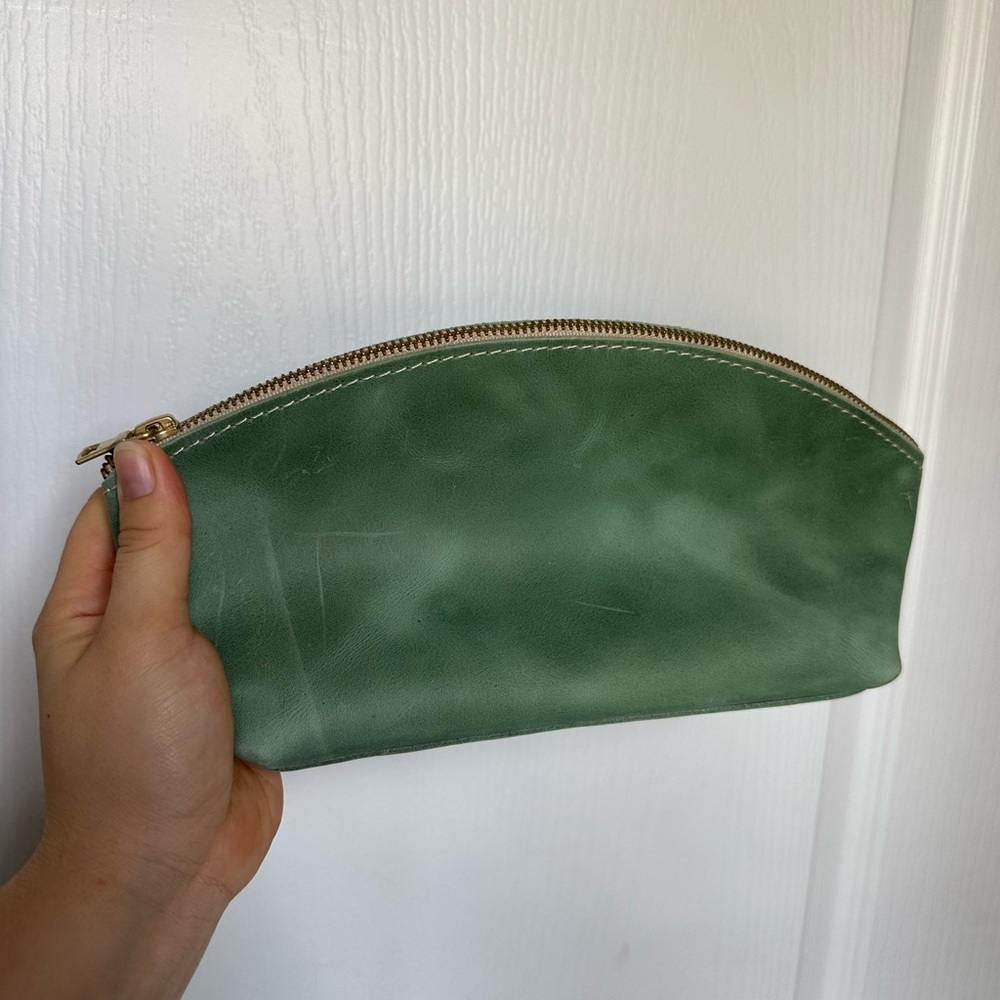 NWOT Portland Leather Eclipse Makeup Bag Leather Pouch in Cucumber